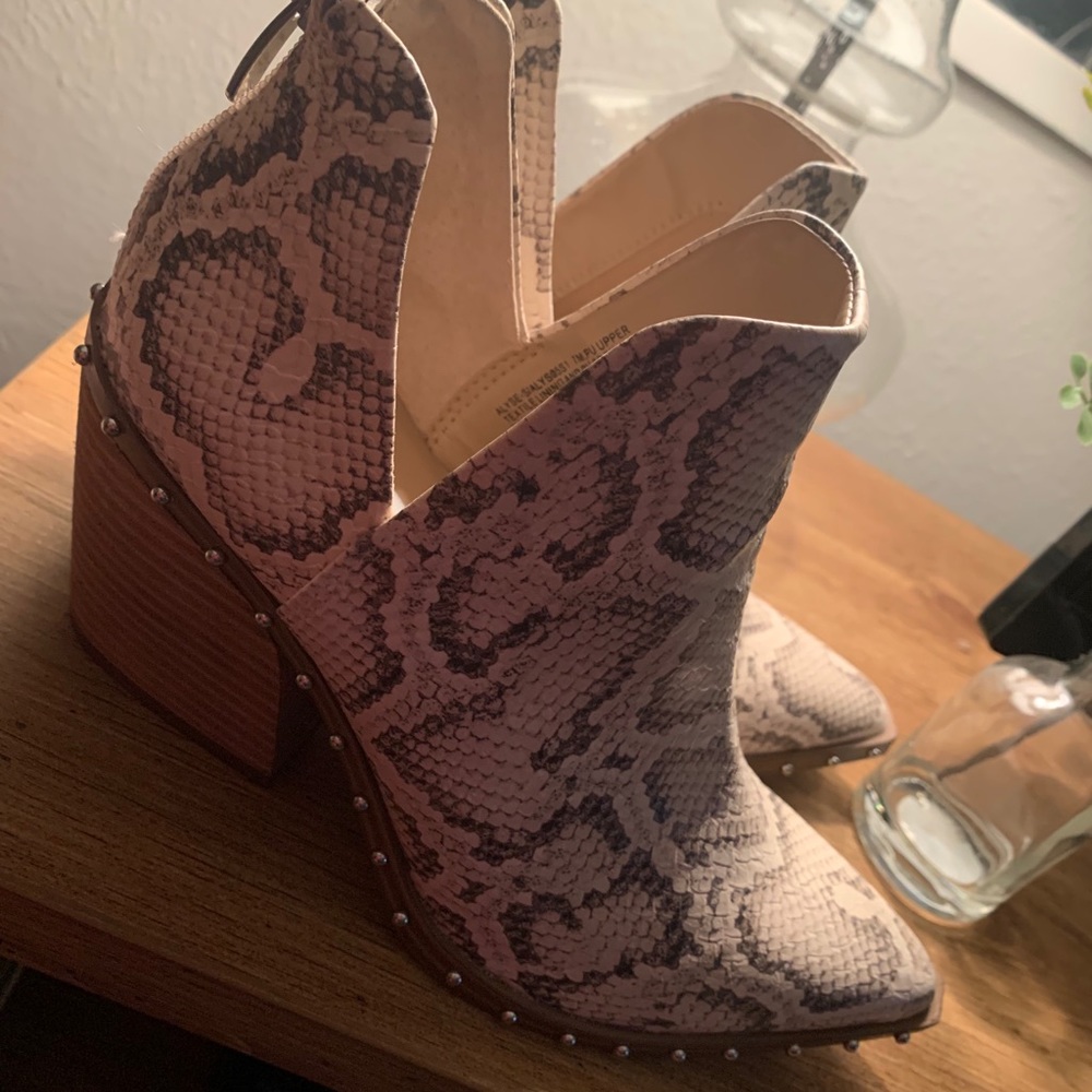 Steve Madden Alyse Booties